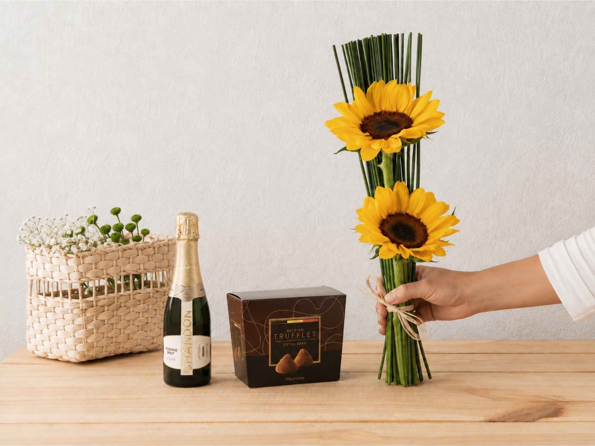 Girassóis, Trufas e Chandon Girassóis, Trufas e Chandon Para Entrega