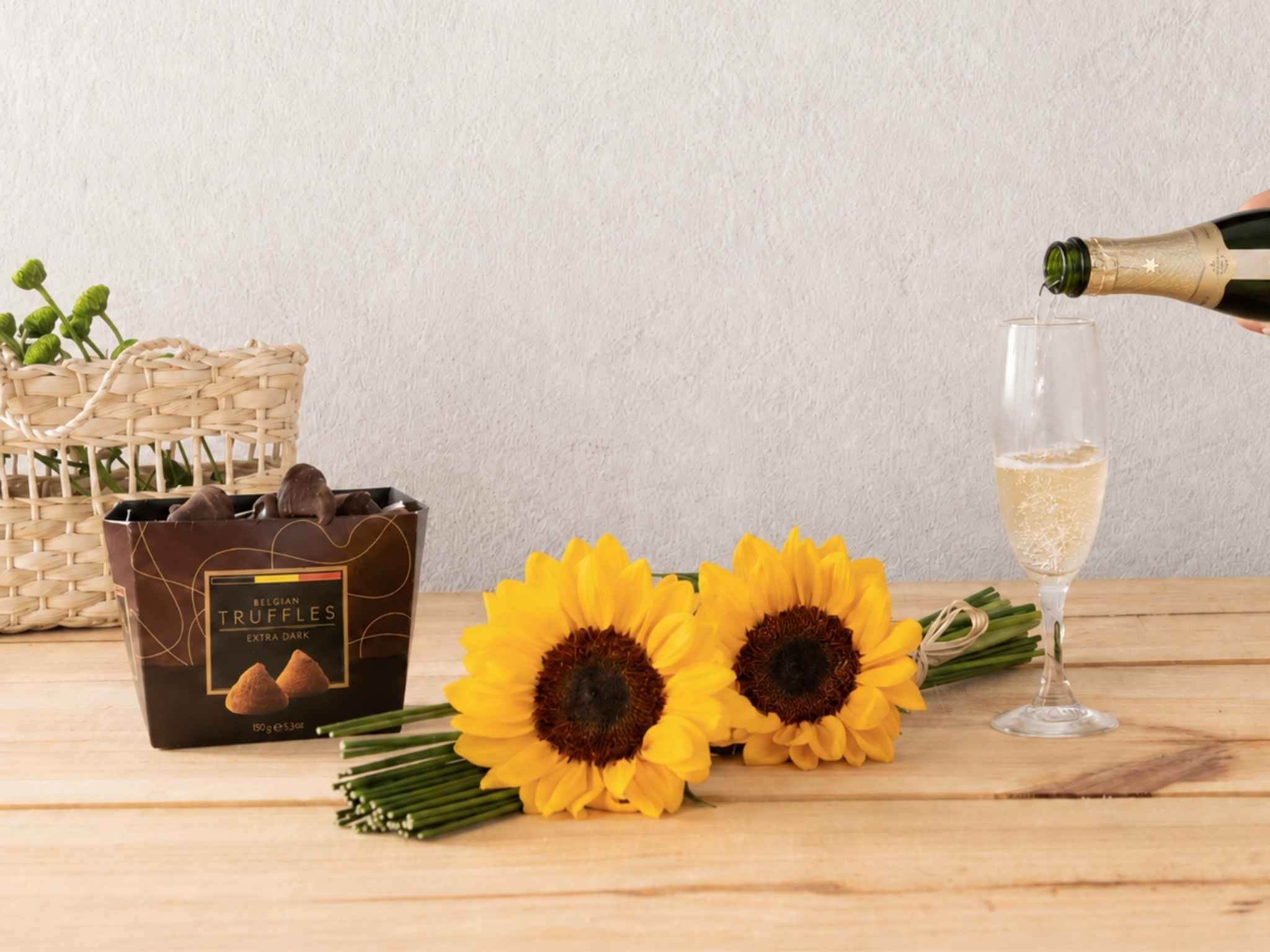 Girassóis, Trufas e Chandon Girassóis, Trufas e Chandon Para Entrega