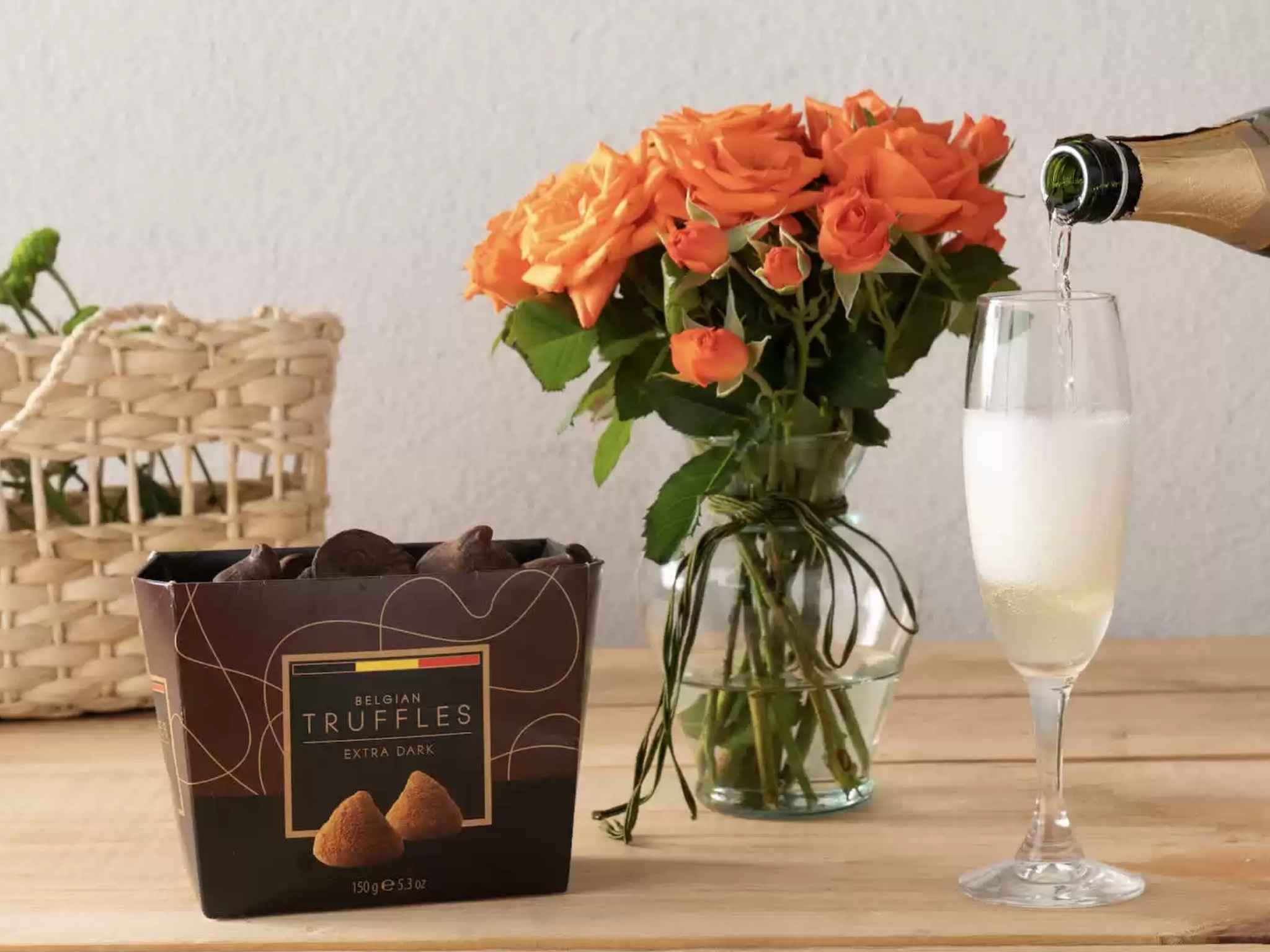 Flor de Canto Laranja, Trufas e Chandon Flor de Canto Laranja, Trufas e Chandon Para Entrega