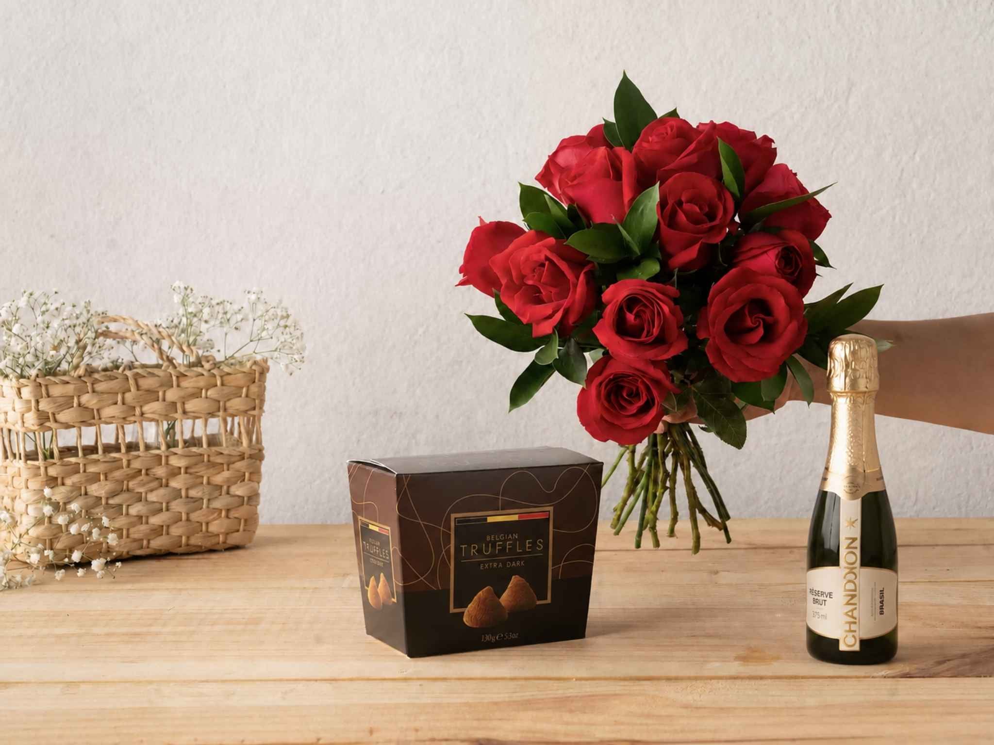 10 Rosas Vermelhas, Trufas e Chandon Para Entrega