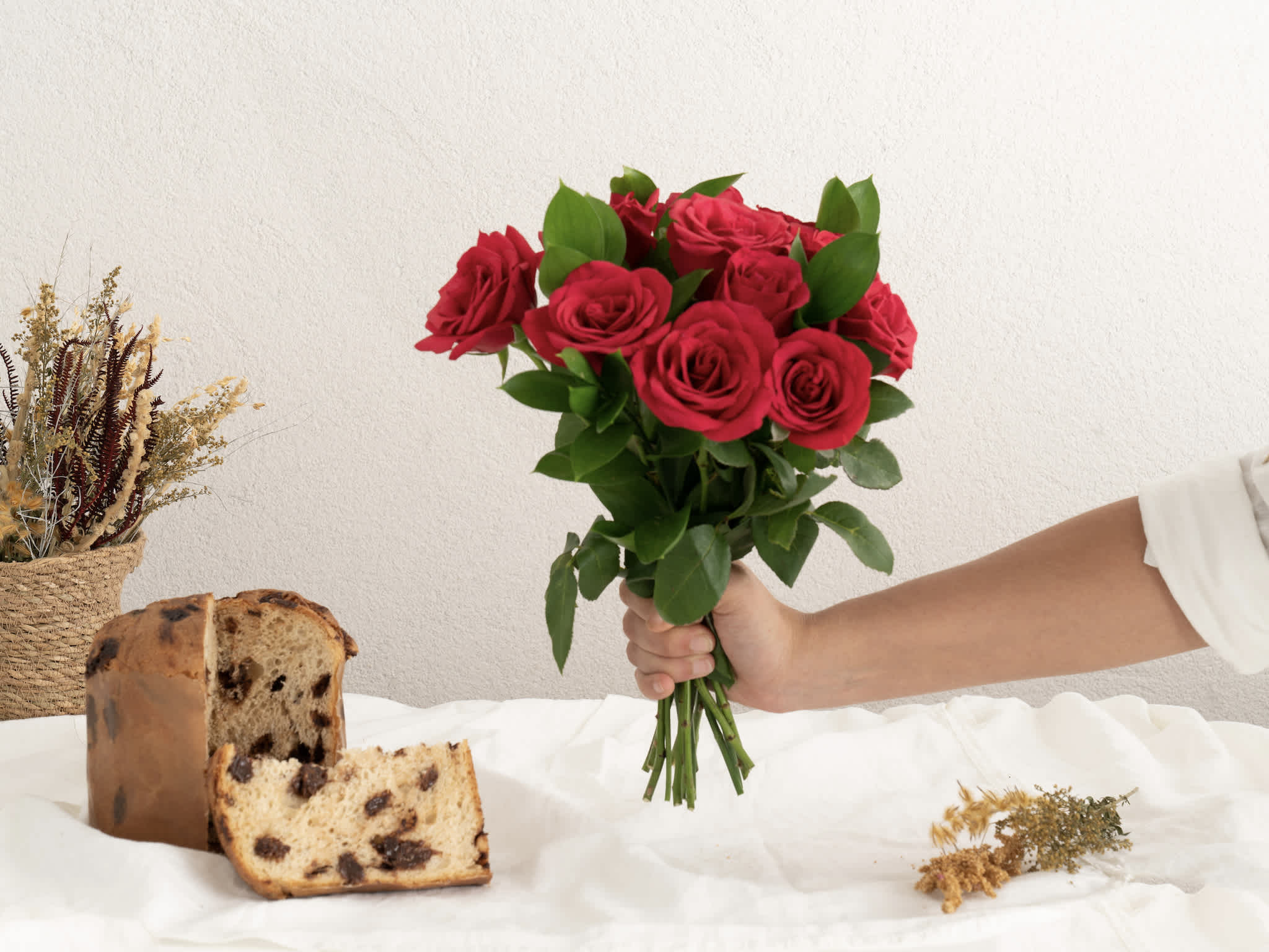 10 Rosas Vermelhas e Chocottone 10 Rosas Vermelhas e Chocottone Para Entrega