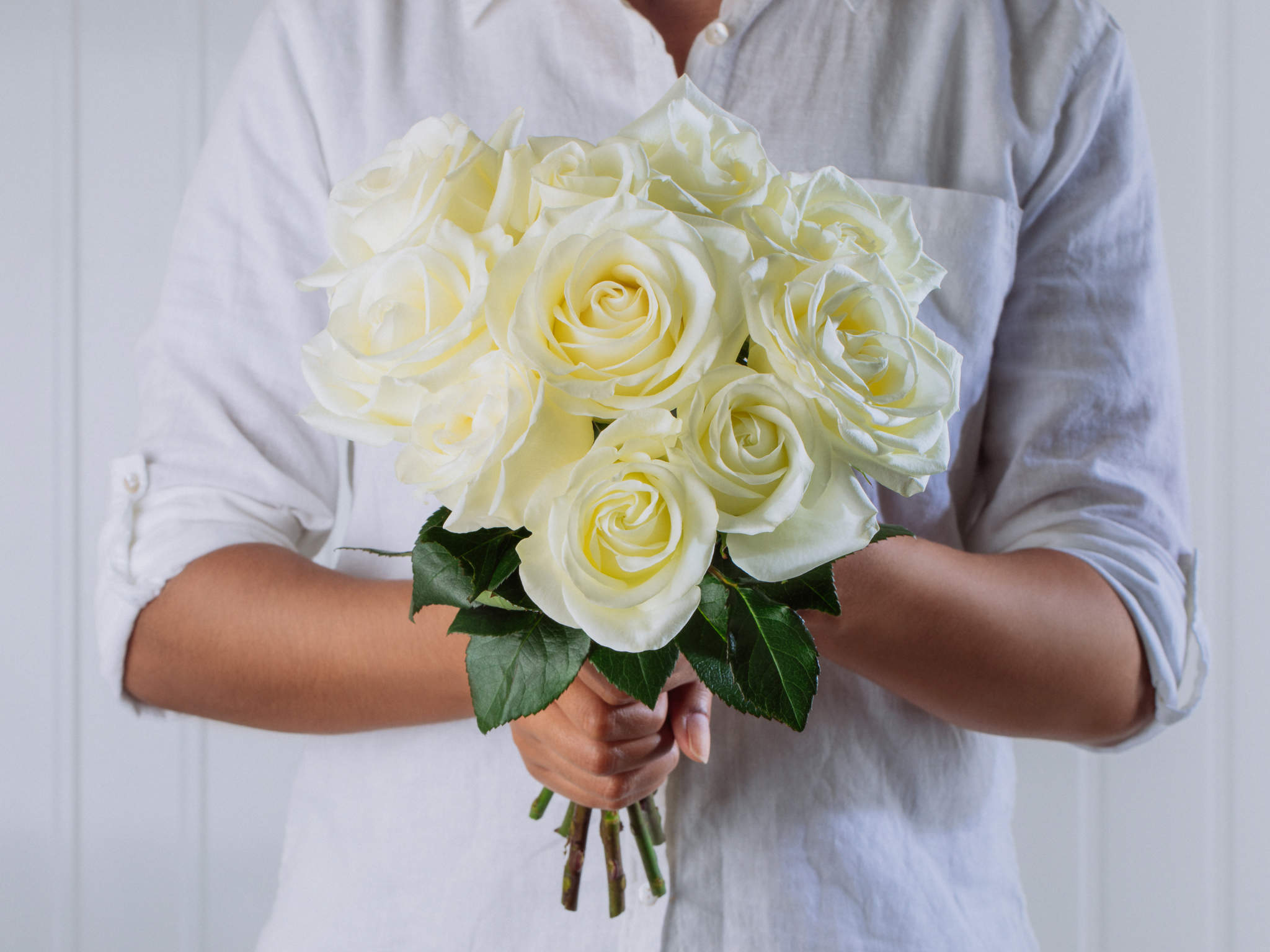 Buquê de 10 Rosas Brancas Para Entrega