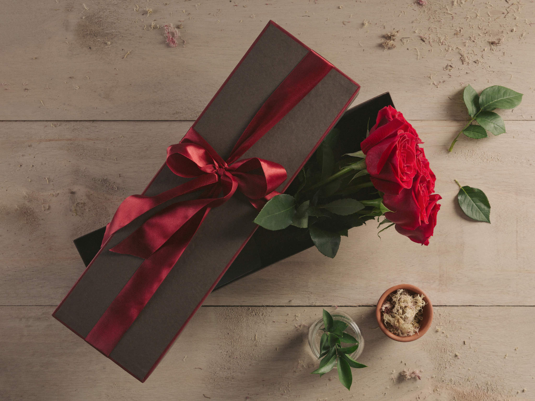 Poesia Moderna Buquê de Rosas Vermelhas em Caixa de Presente Para Entrega