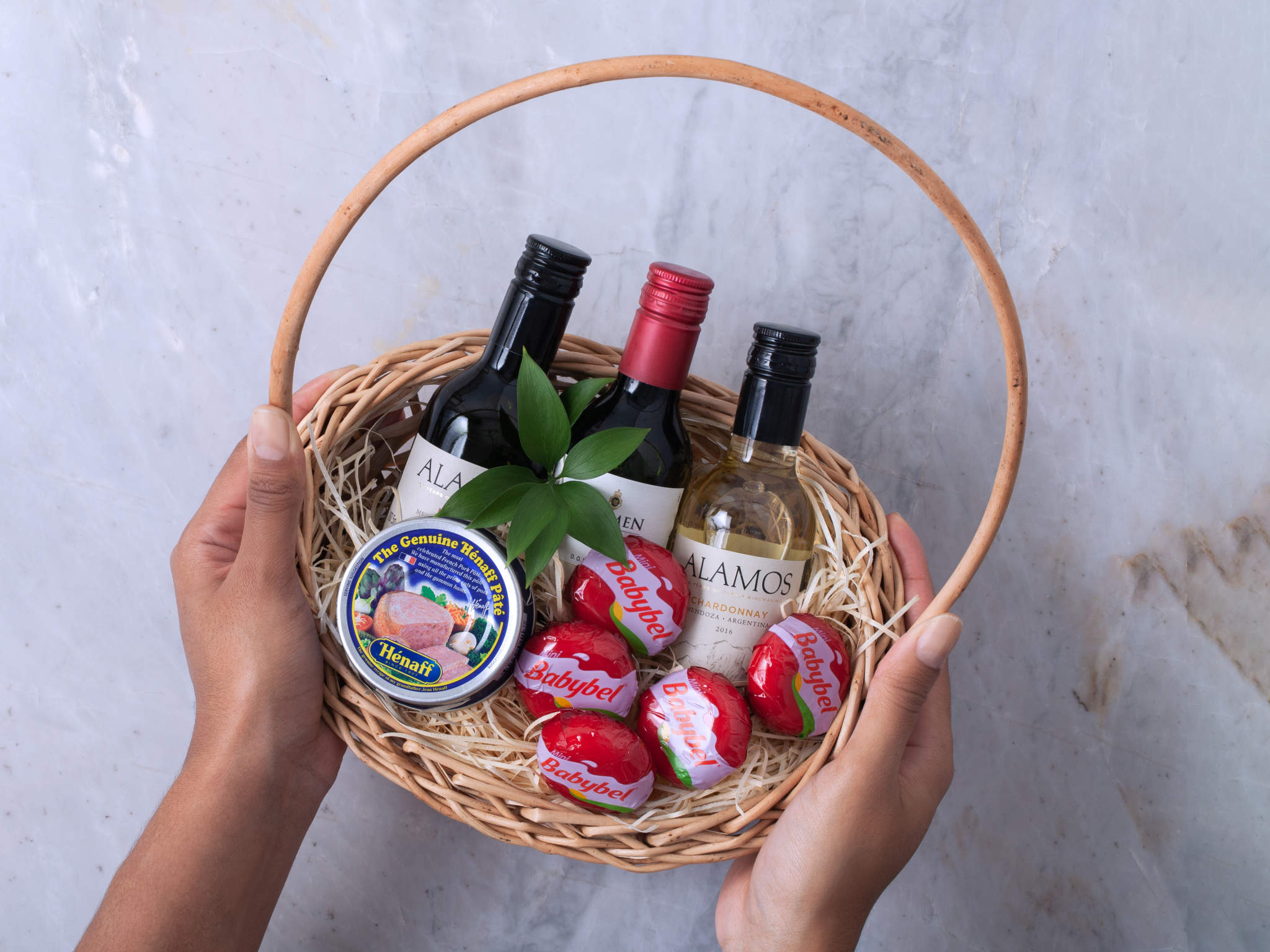 Bons Momentos Cesta com Vinhos, Queijo e Aperitivos Para Entrega