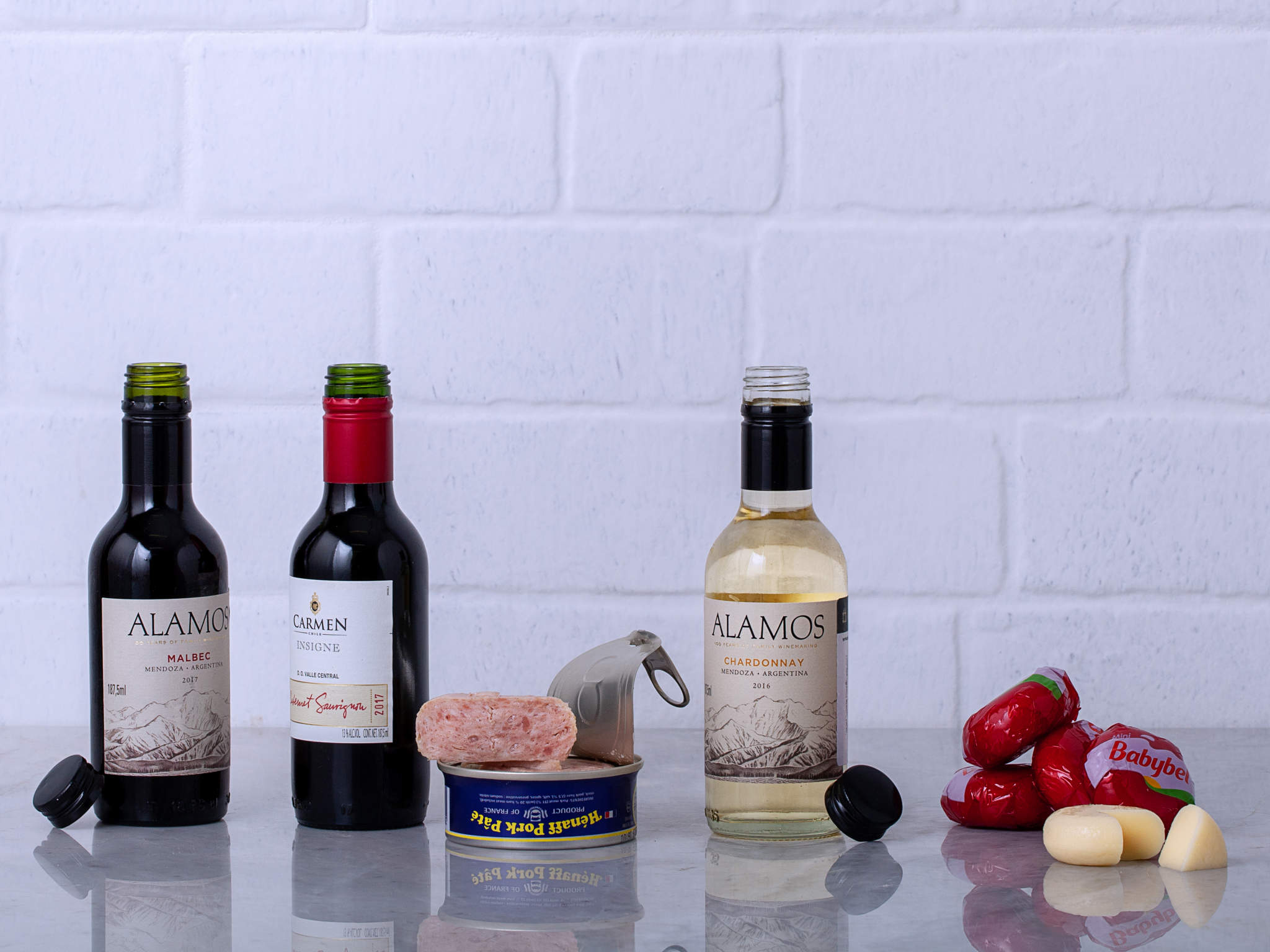 Bons Momentos Cesta com Vinhos, Queijo e Aperitivos Para Entrega