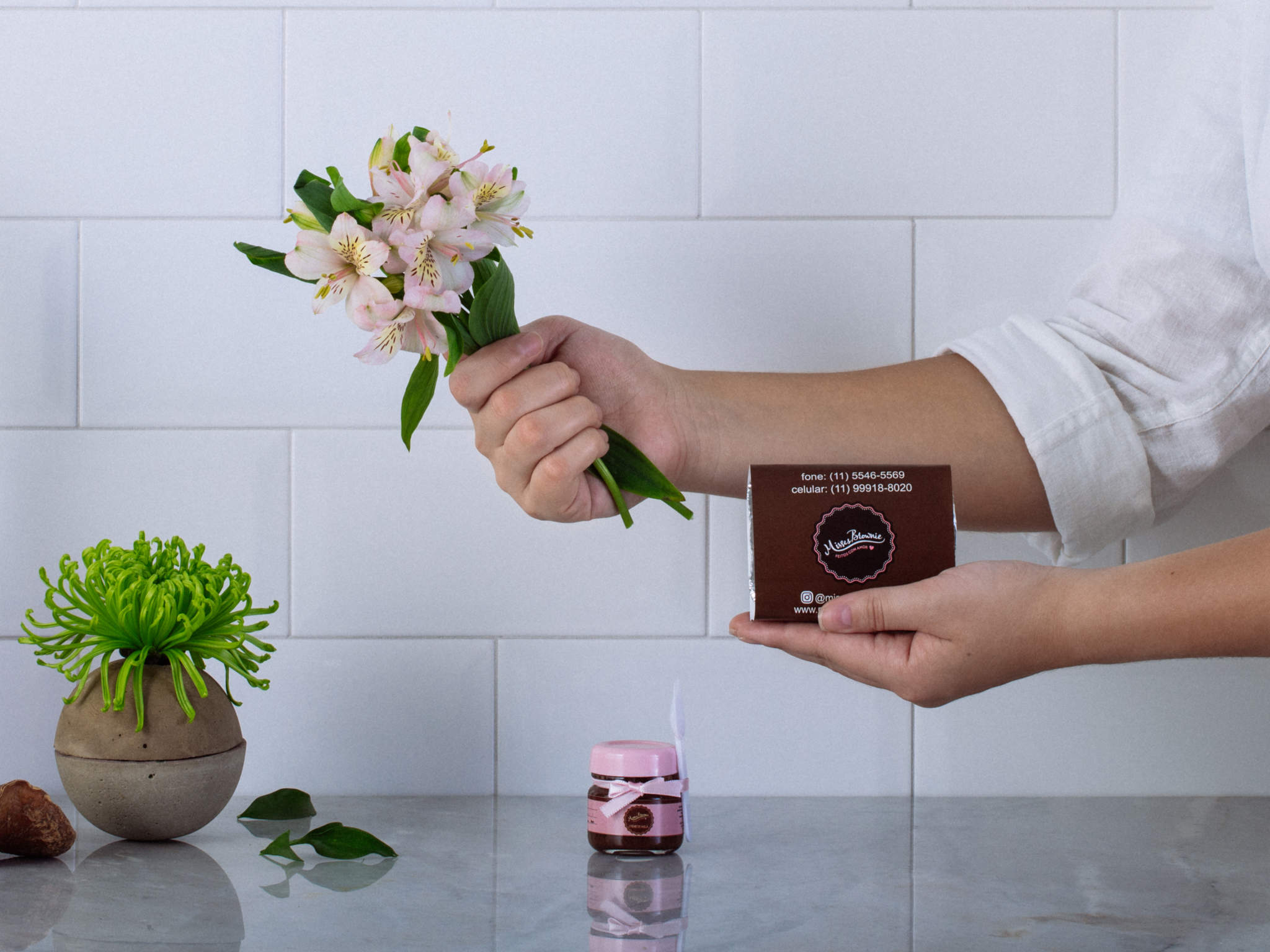 Sweet’n’Pink Buquê de Alstroemérias com Brownie de Colher e Marmitinha de Brownie