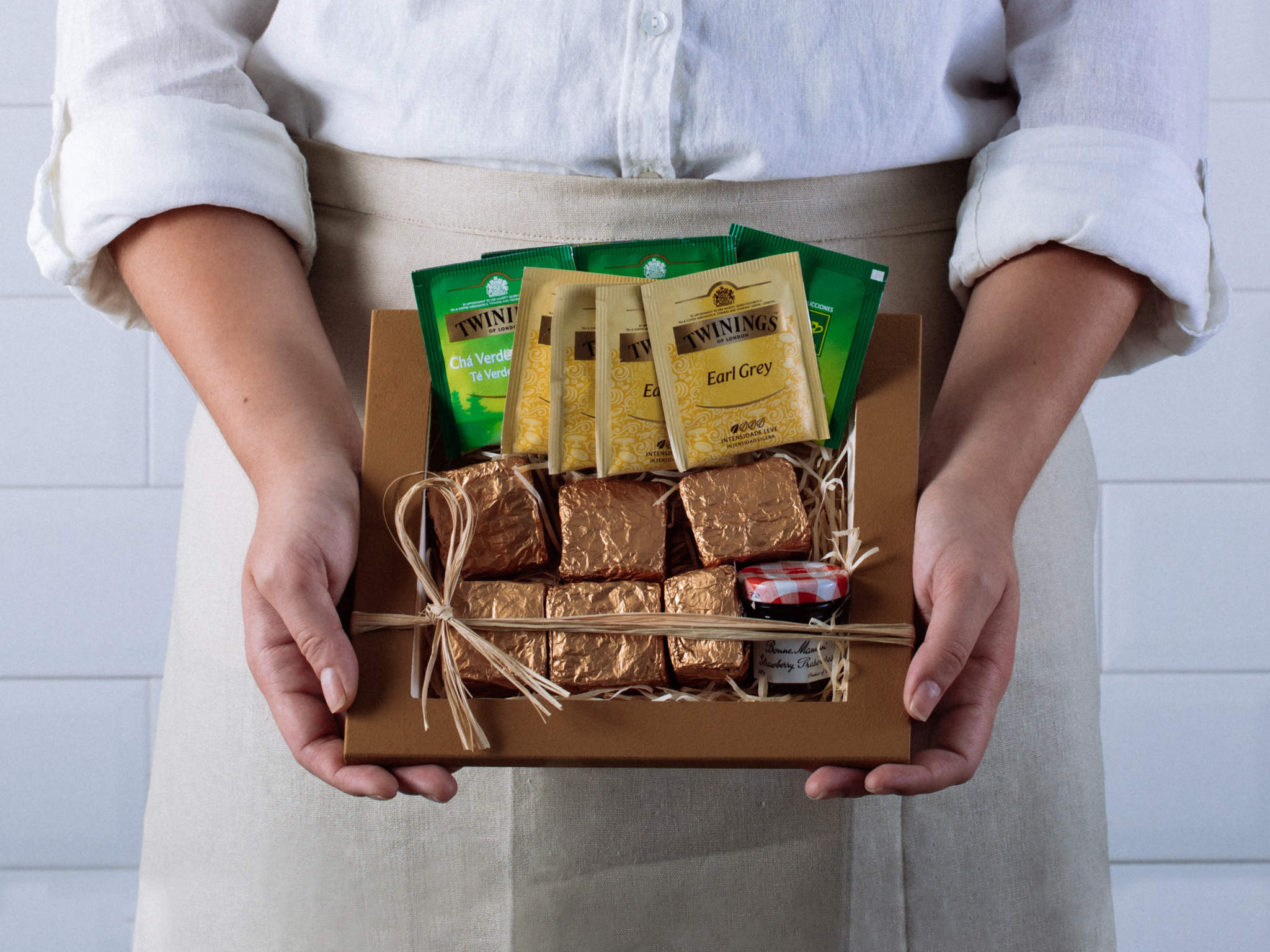 Caixa de Presente com Brownies, Geleia Orgânica e Chá Para Entrega