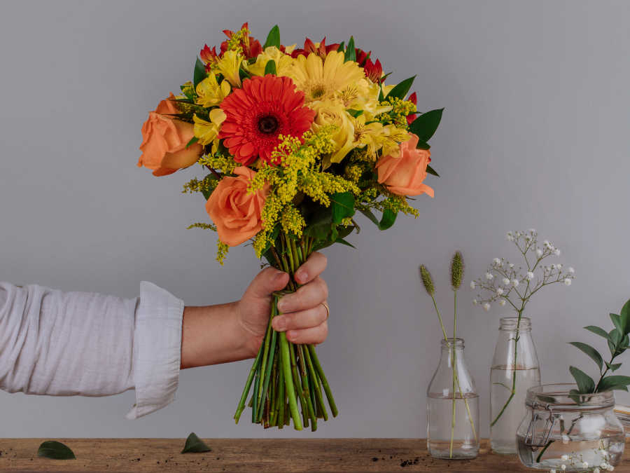 Buquê de Flores do Campo Amarelas e Laranjas Para Entrega