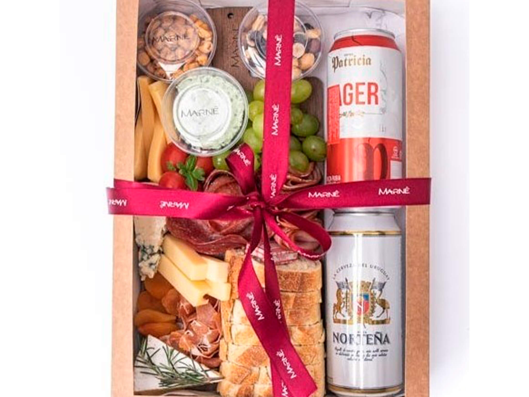 Tábua de Queijos e Frios com Cervejas Especiais Tábua de Queijos e Frios com Cervejas Especiais
