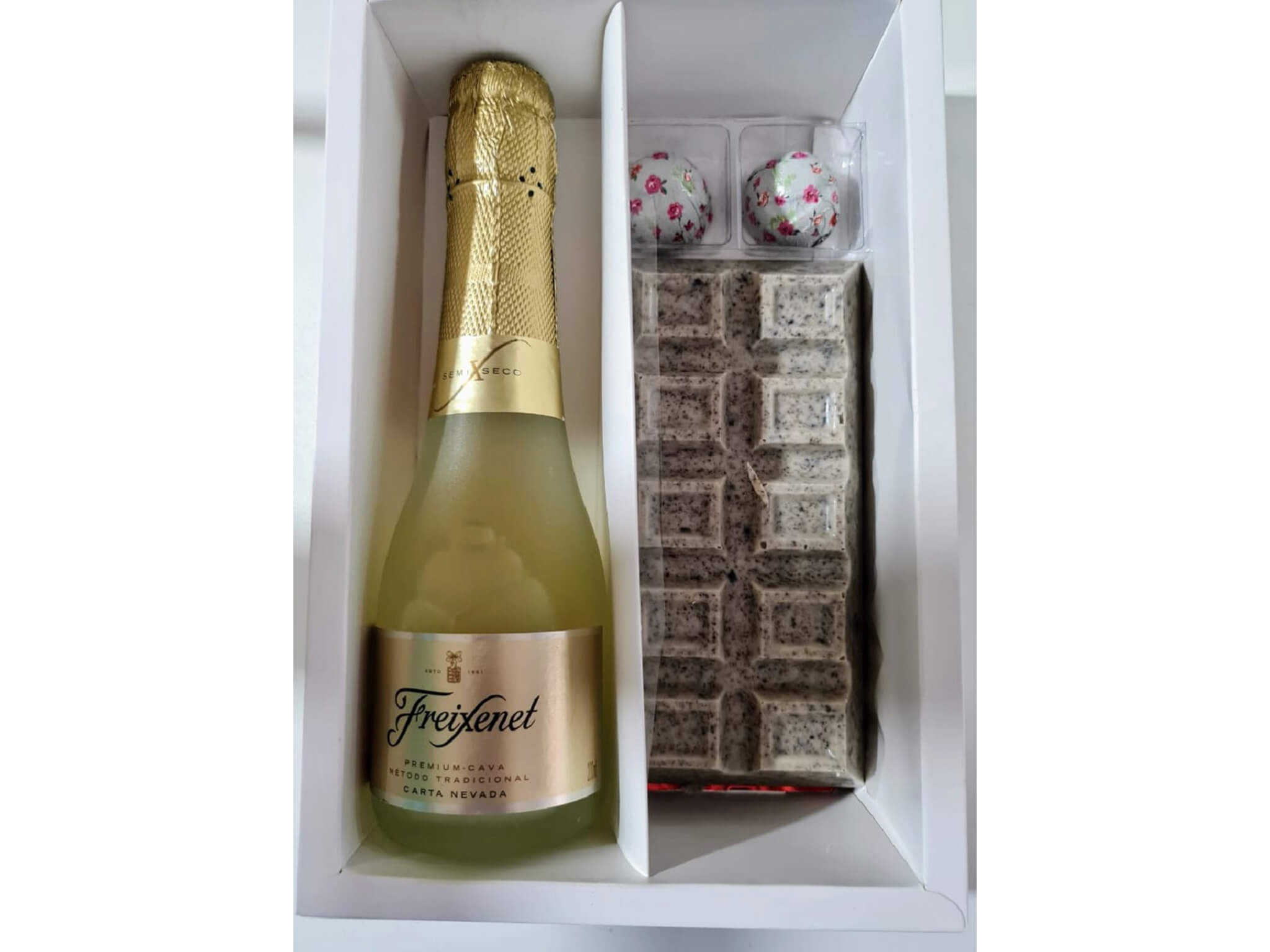 Caixa Mini Blanc Brigadeiro Brasil (Recheio Brigadeiro) Caixa Mini Blanc Brigadeiro Brasil (Recheio Brigadeiro)